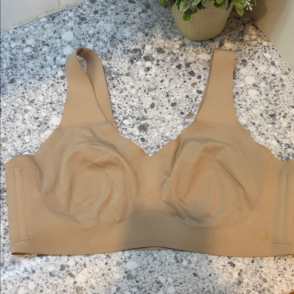 Honeylove Size XL Women's Tan LiftWear V-Neck Wireless Pullover Bra LWBR0101